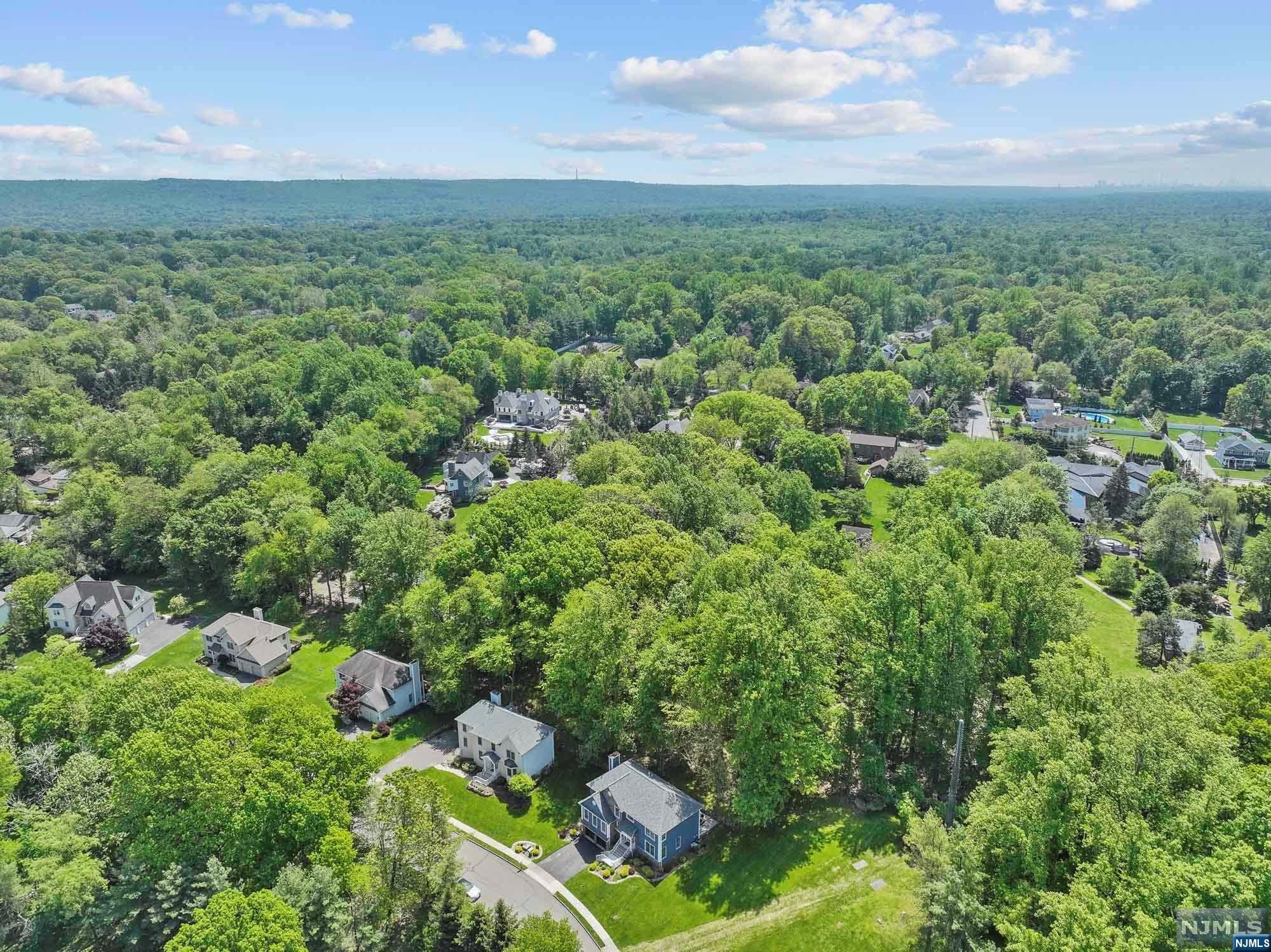 15 Woods Edge Road