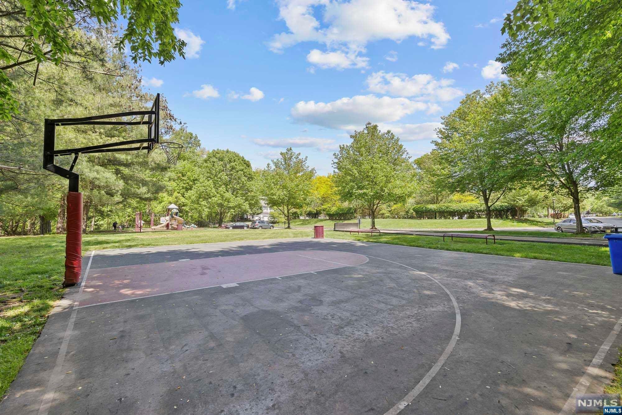 15 Woods Edge Road