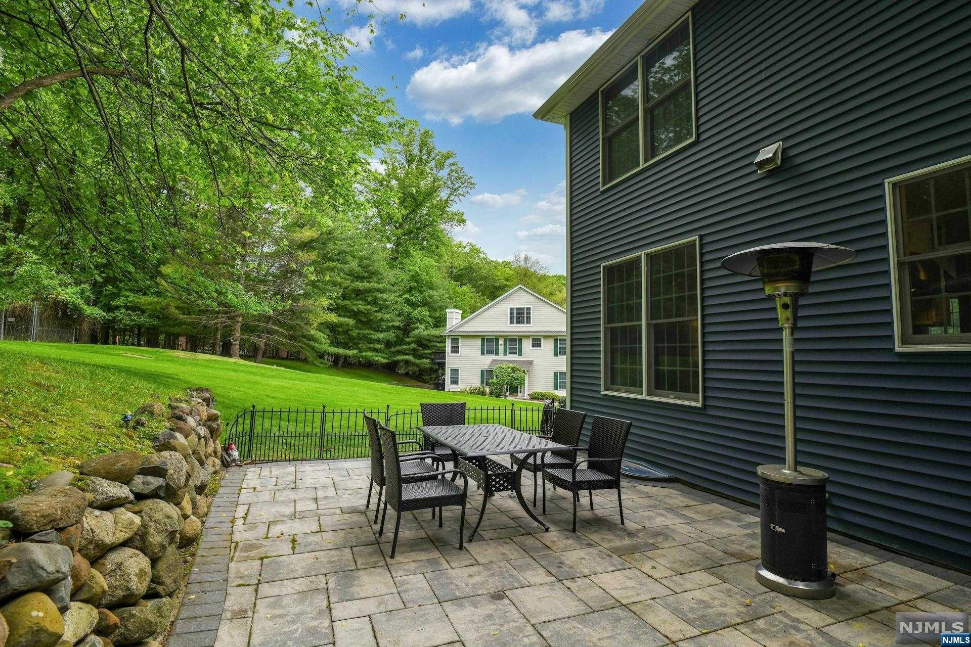 15 Woods Edge Road