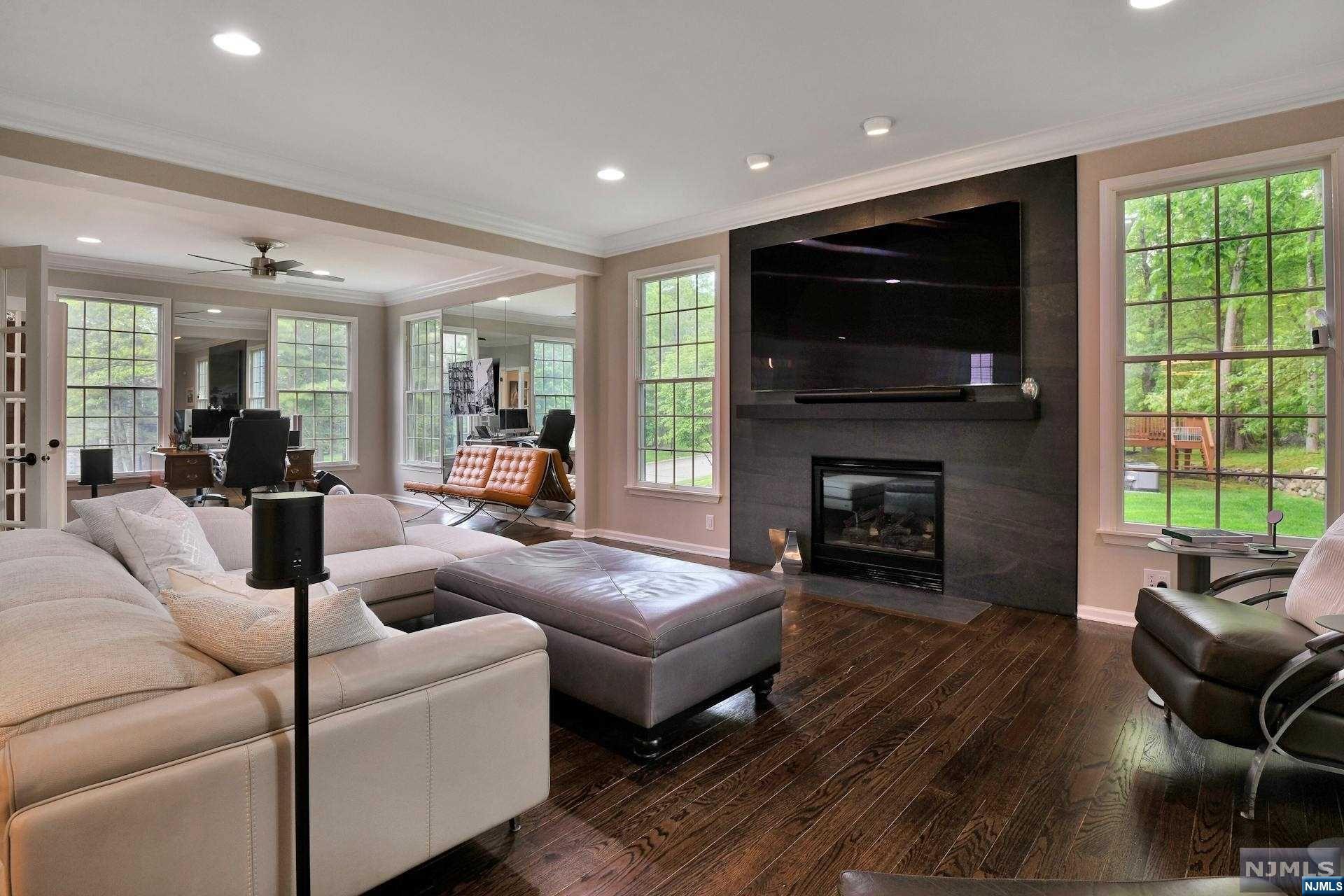 15 Woods Edge Road