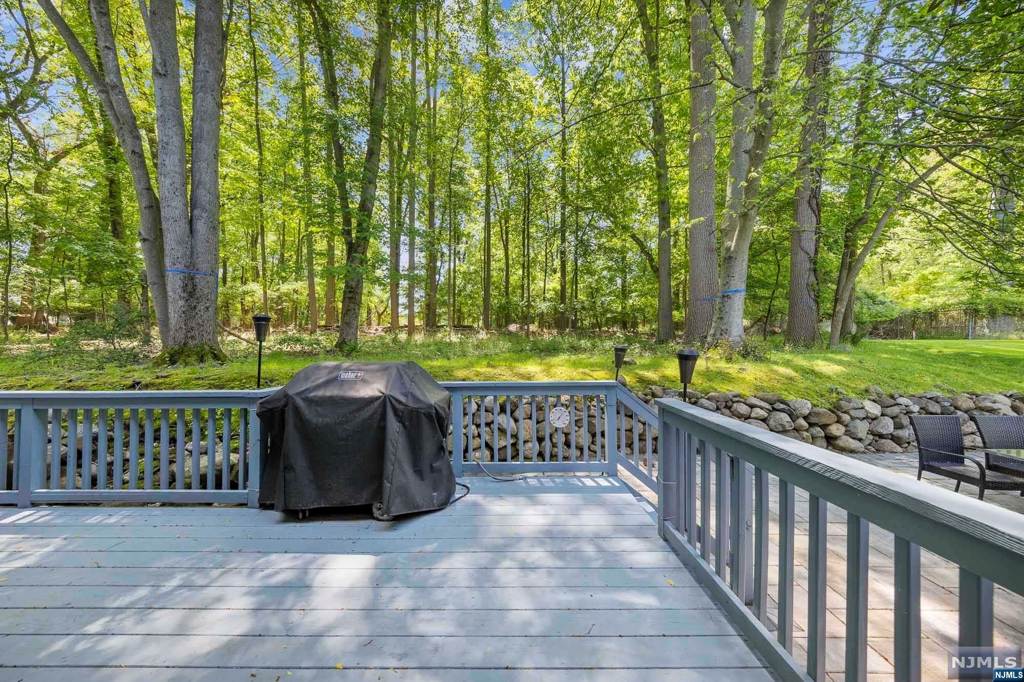 15 Woods Edge Road