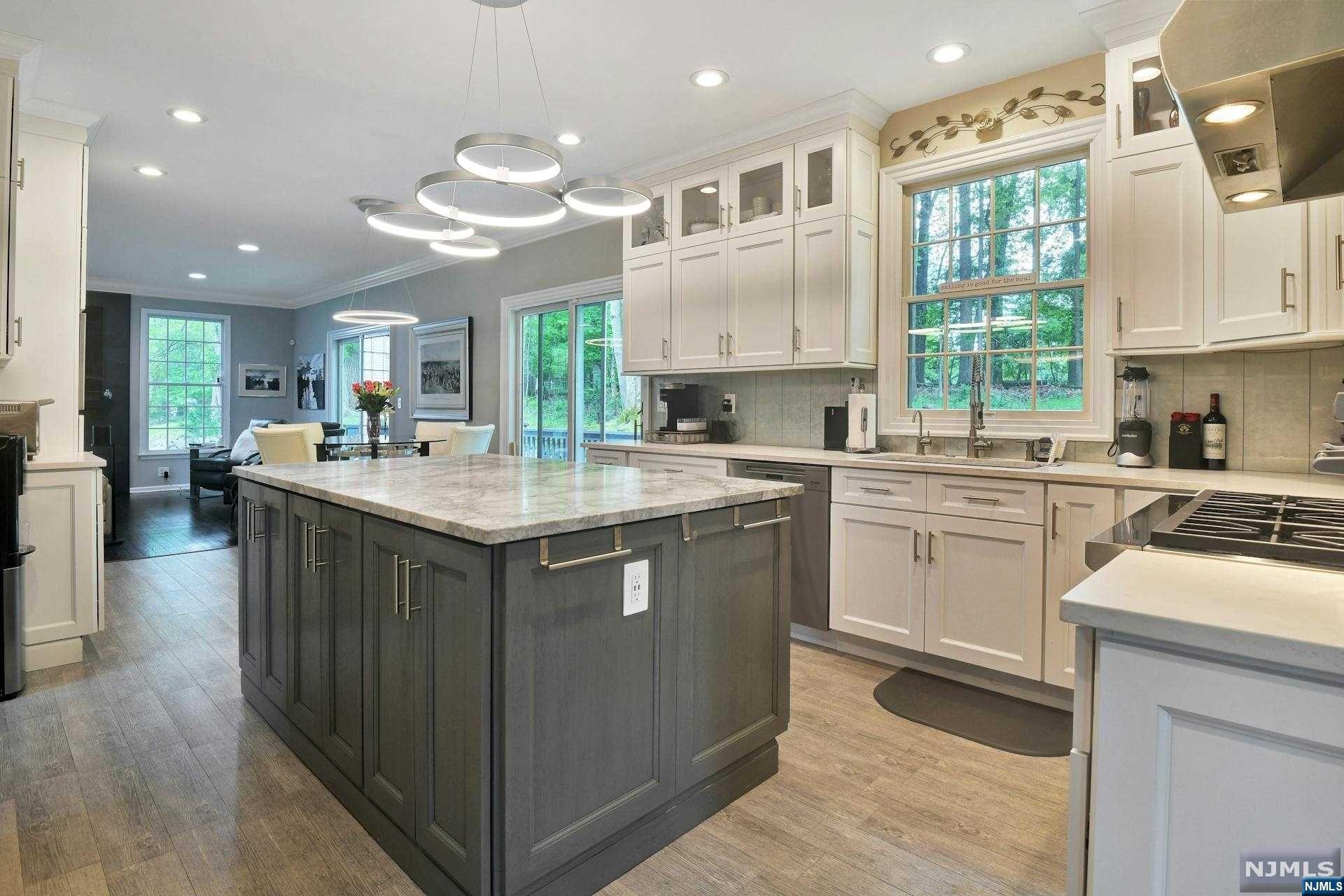 15 Woods Edge Road