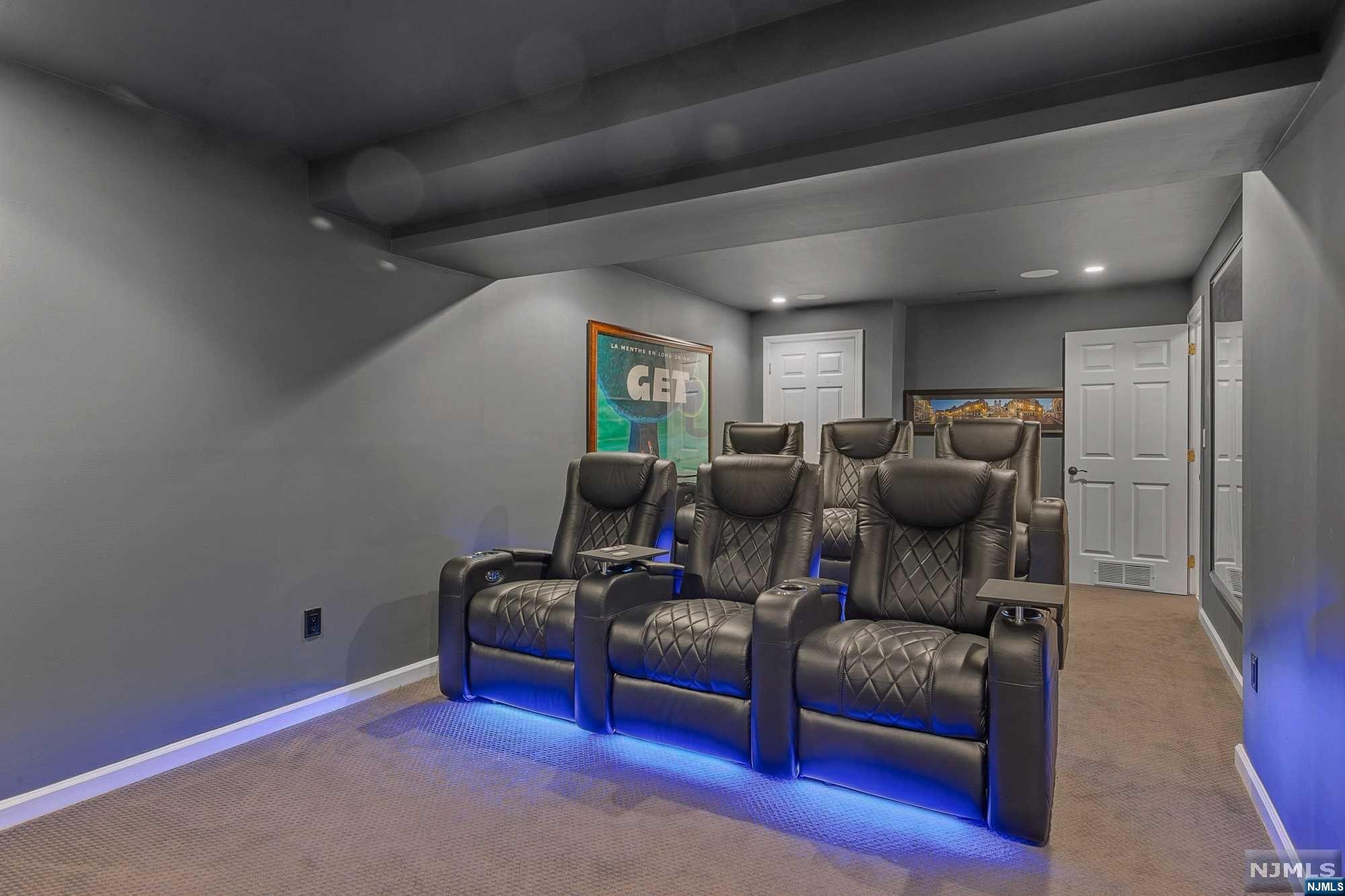 15 Woods Edge Road