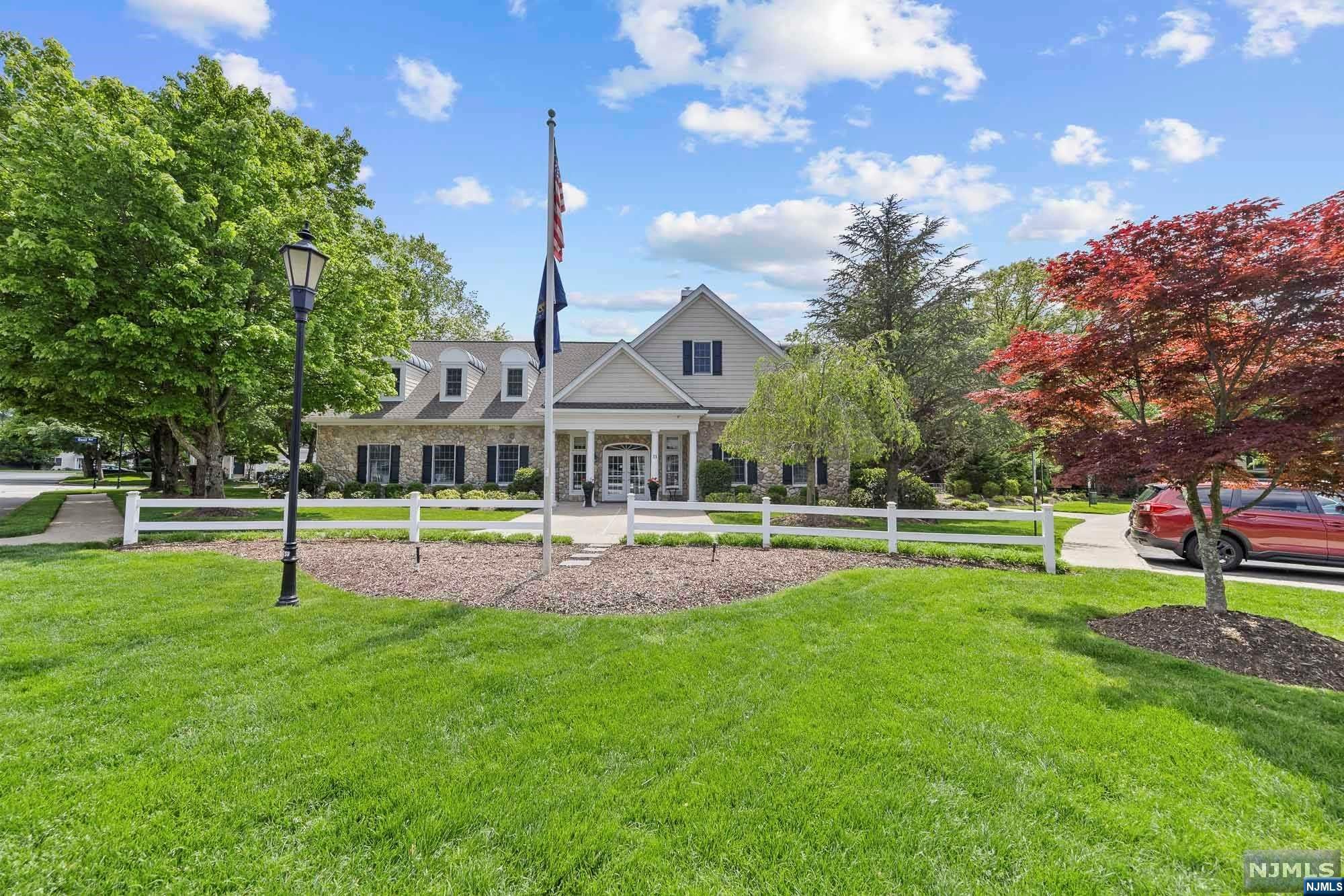 15 Woods Edge Road