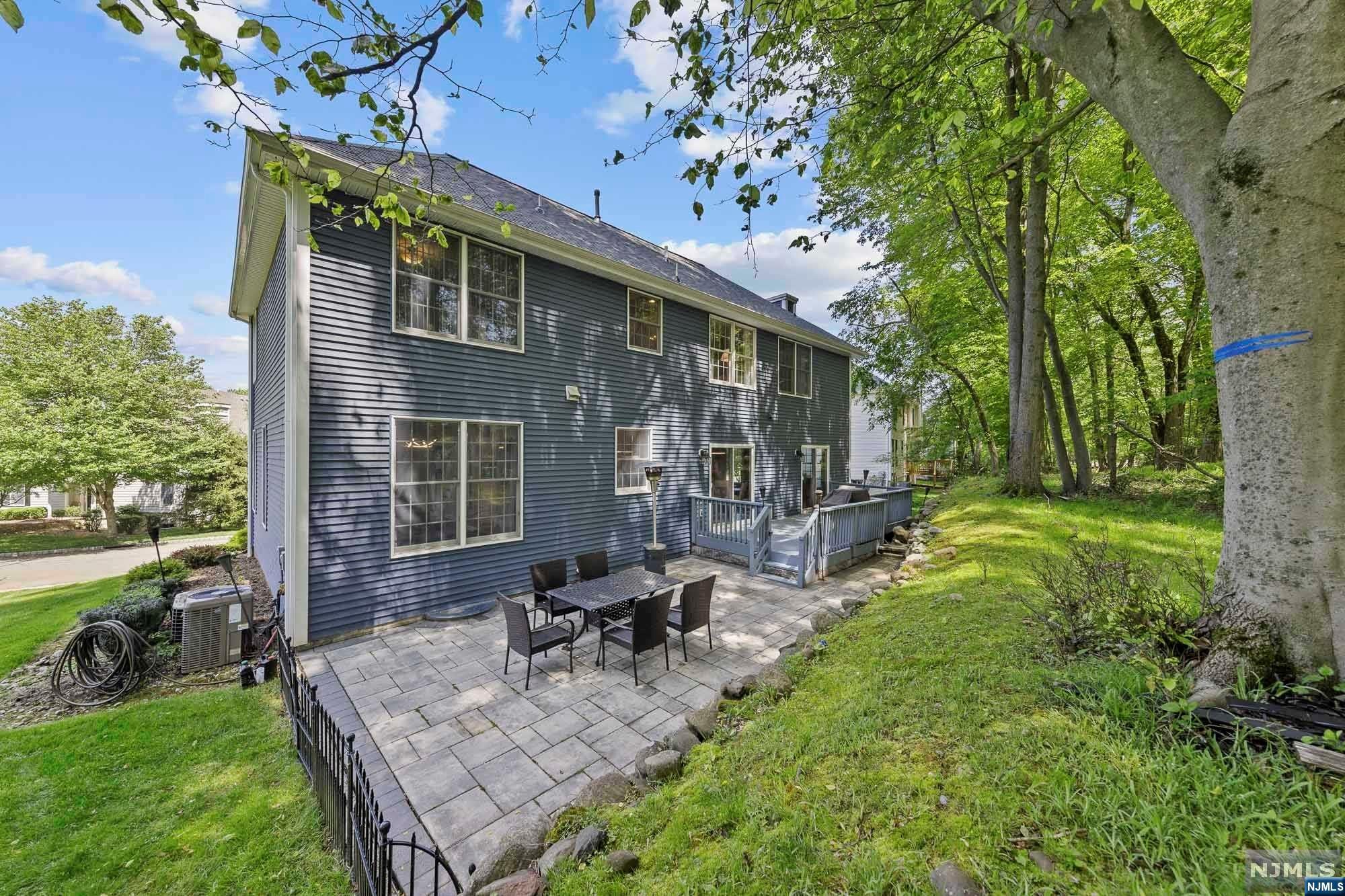 15 Woods Edge Road
