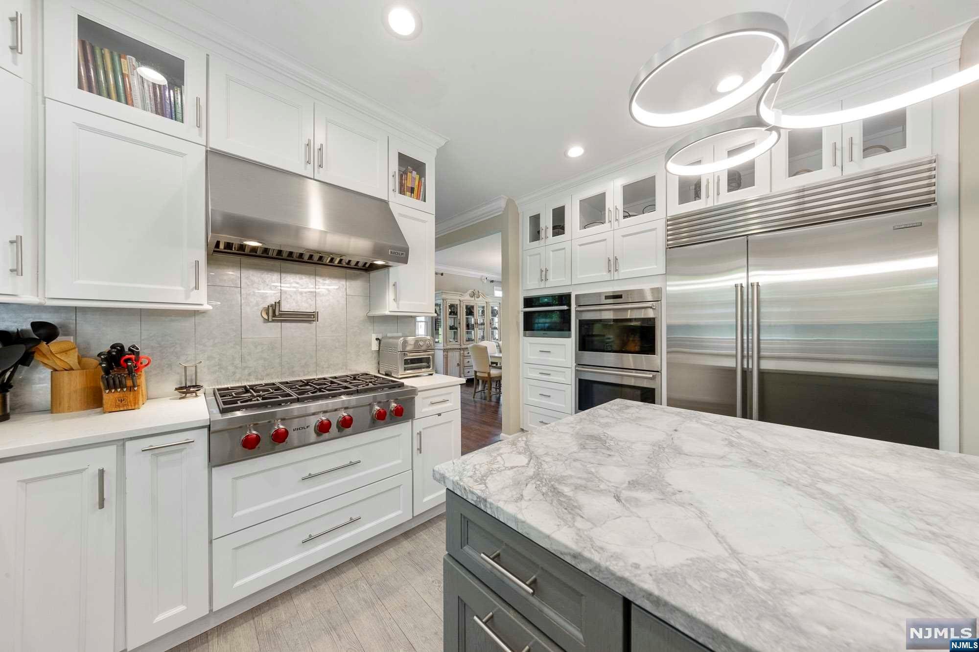 15 Woods Edge Road