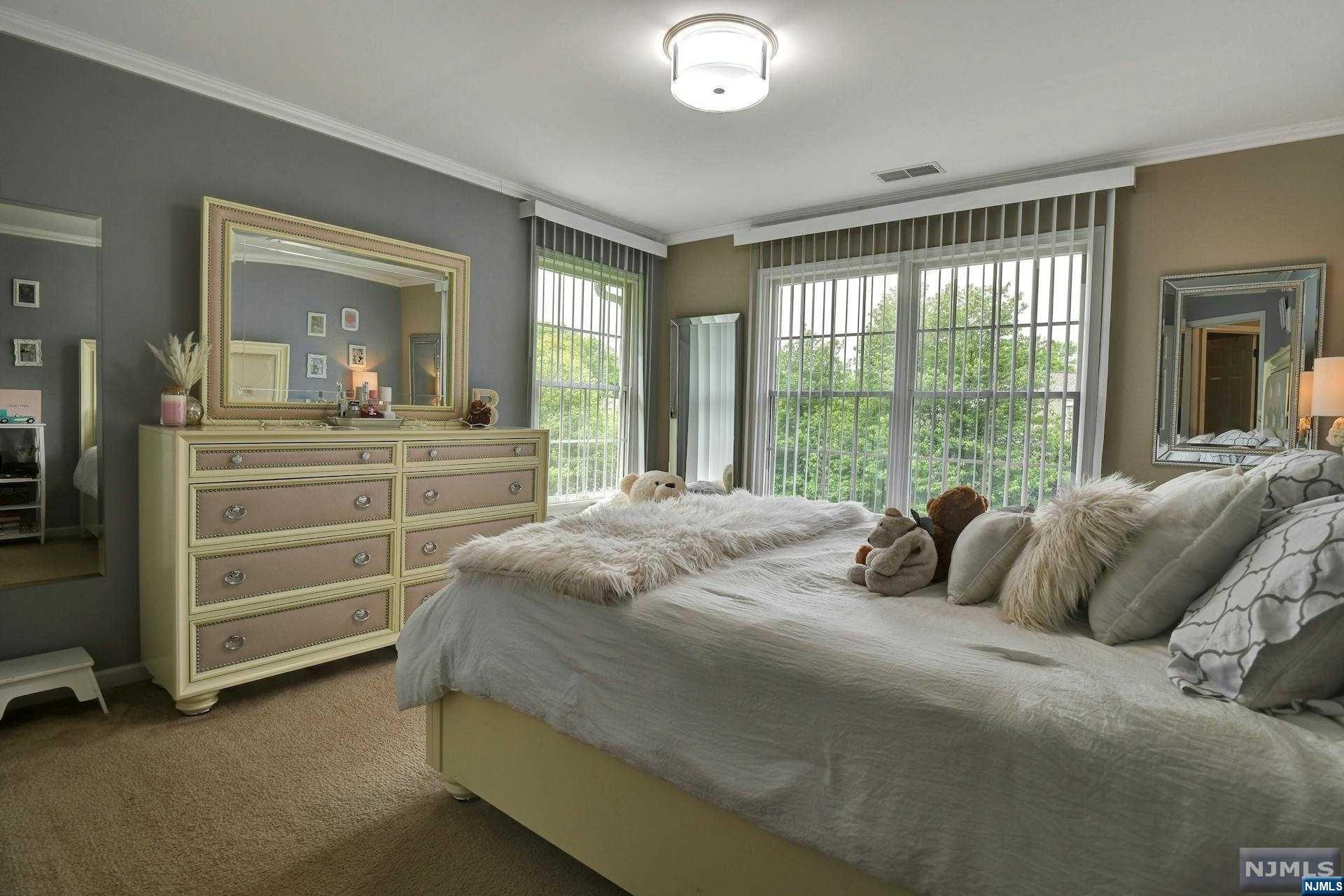 15 Woods Edge Road