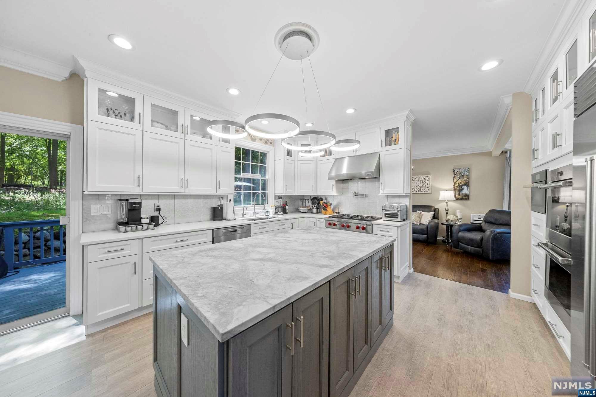 15 Woods Edge Road