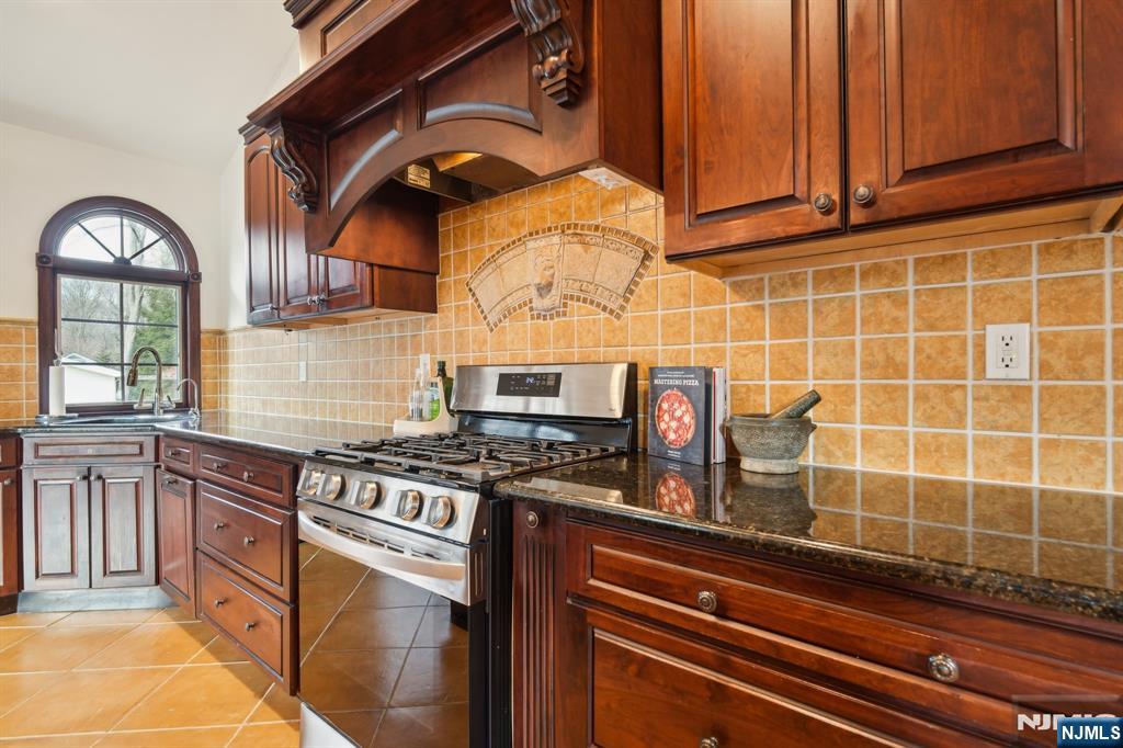 43 Harriot Place
