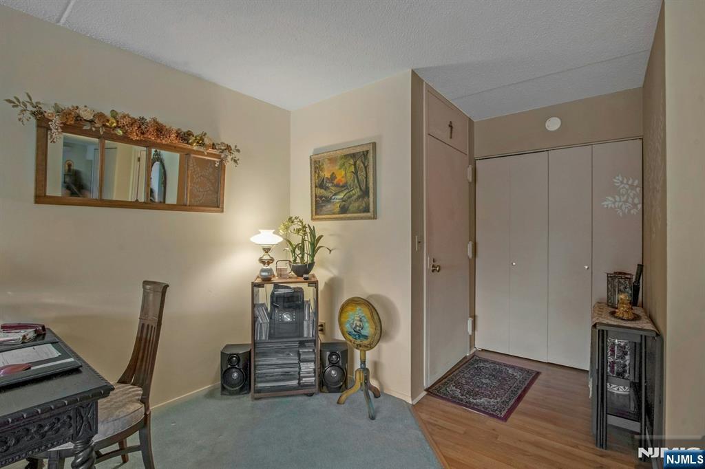 521 S Piermont Avenue 526