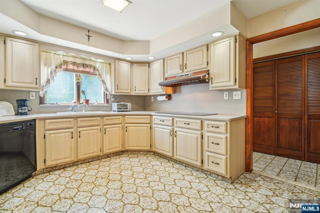 22 Christopher Place