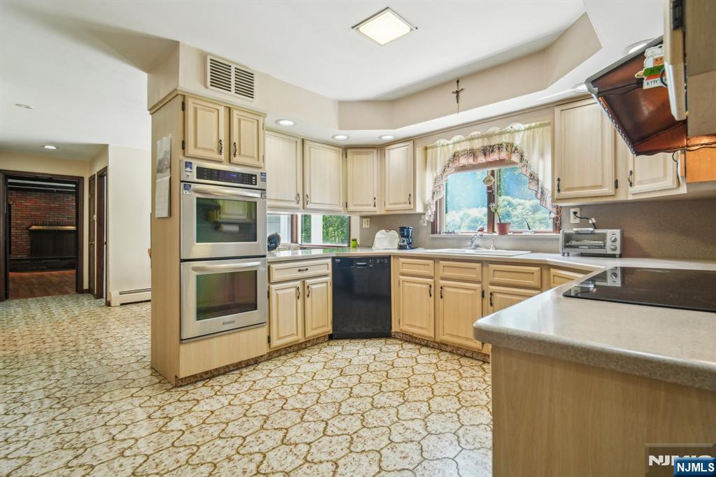 22 Christopher Place