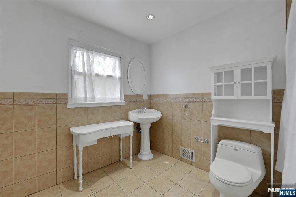 556 Sandra Place