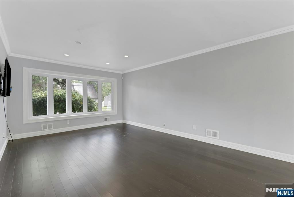 556 Sandra Place