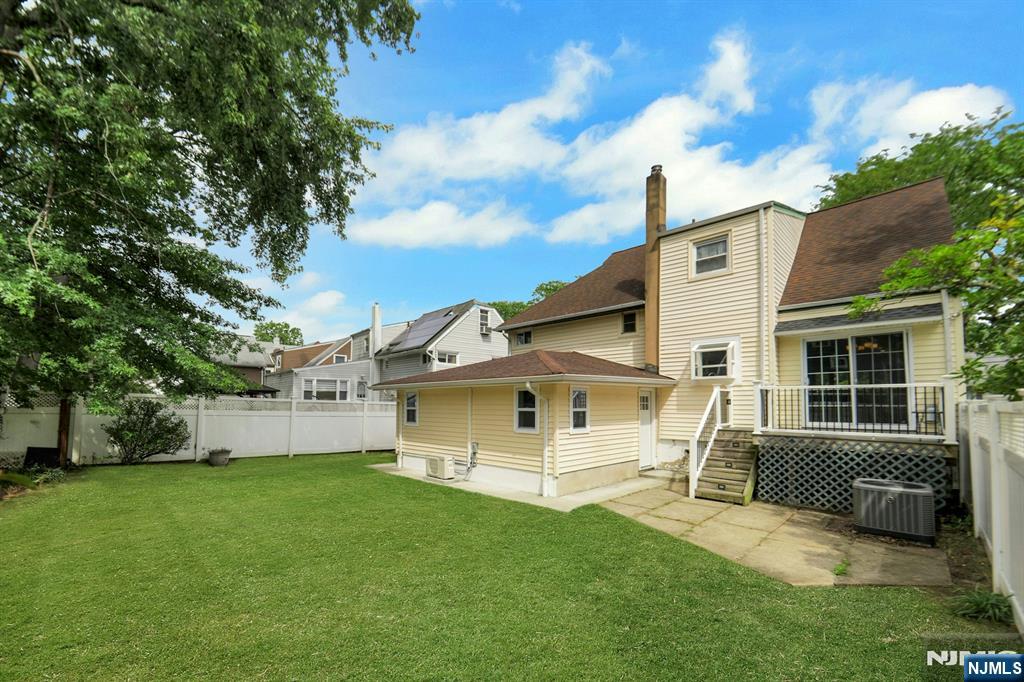 556 Sandra Place
