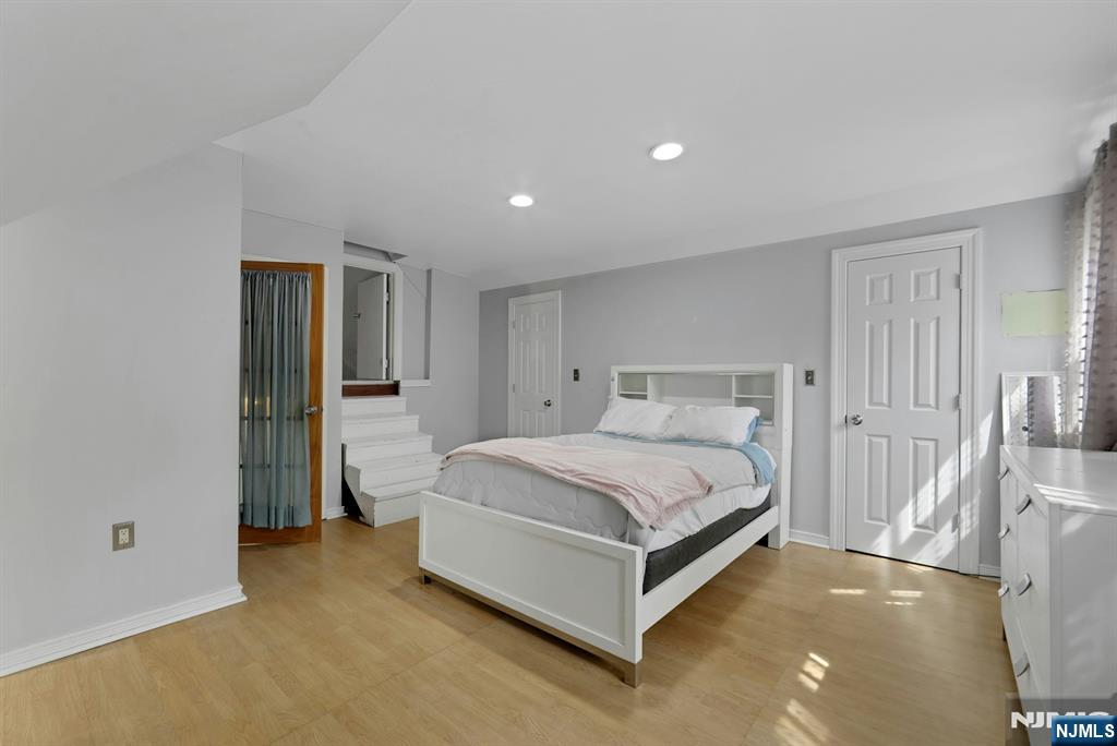 556 Sandra Place