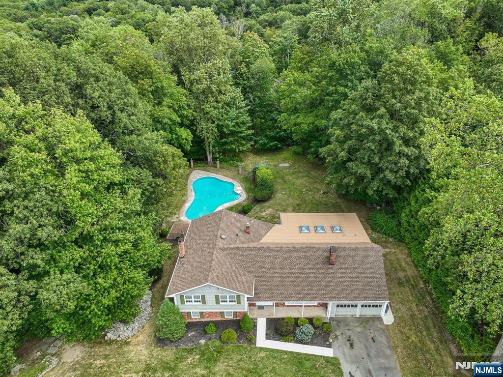 5 Powderhorn Drive