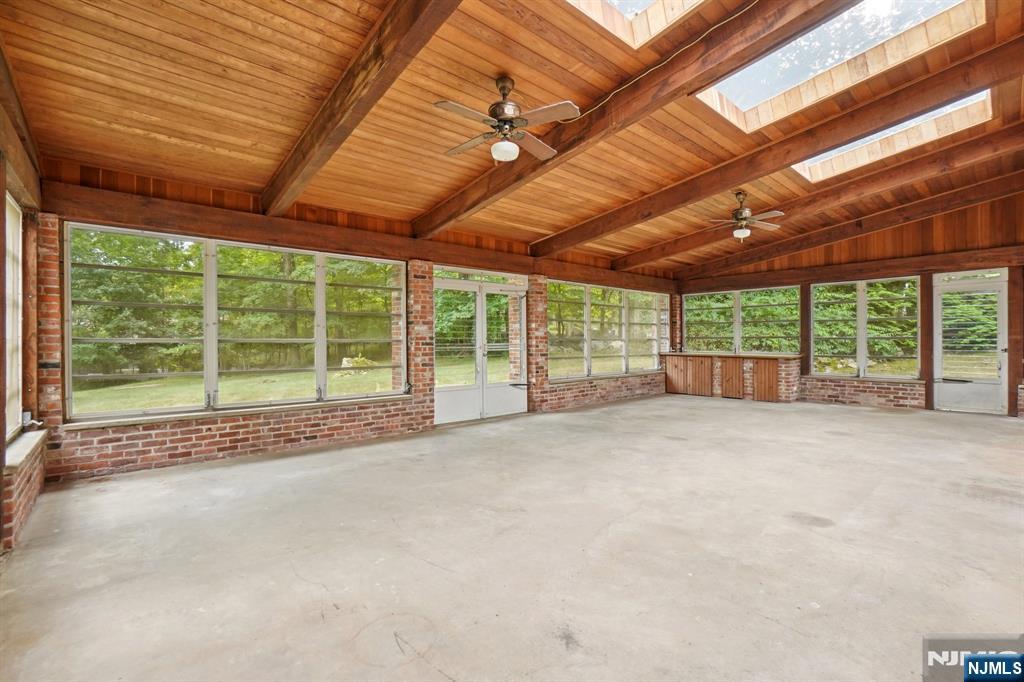 5 Powderhorn Drive