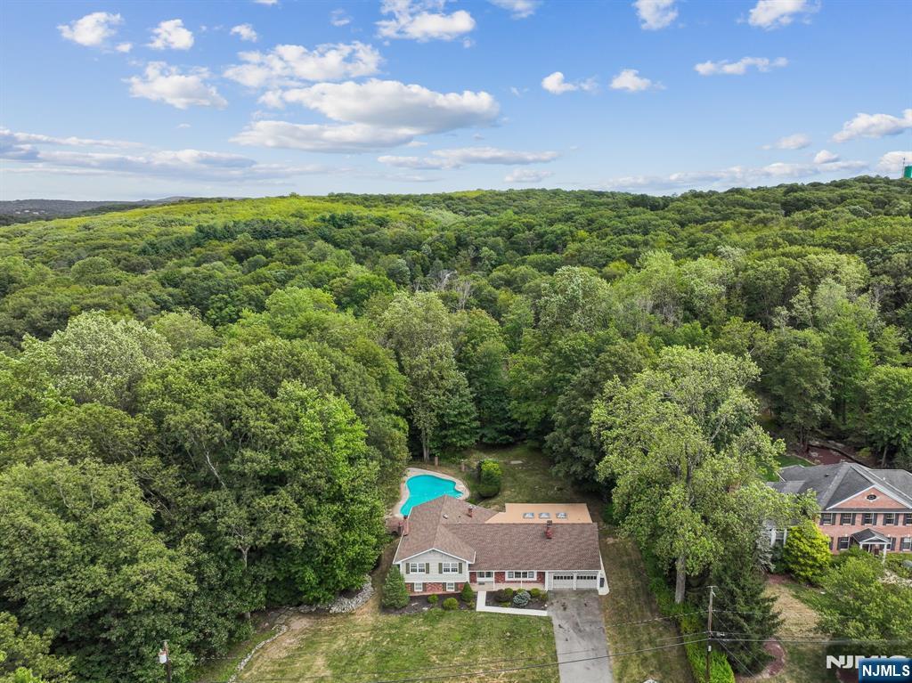 5 Powderhorn Drive