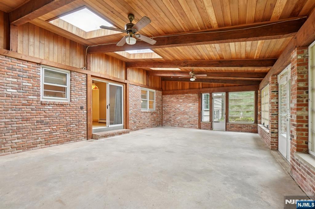 5 Powderhorn Drive