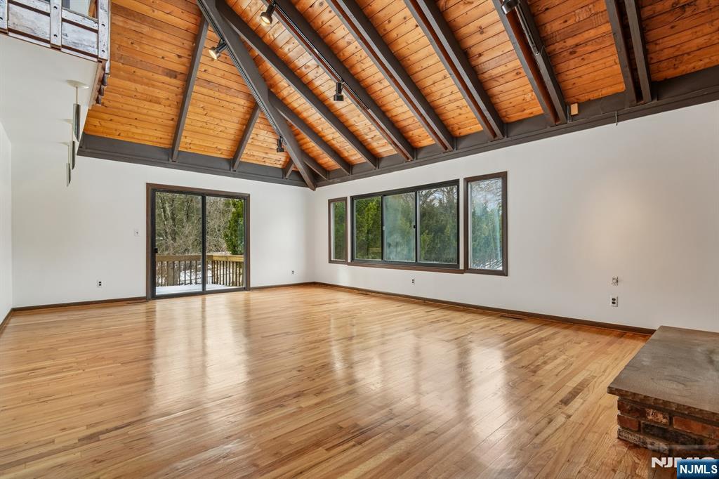 159 N Deer Trail