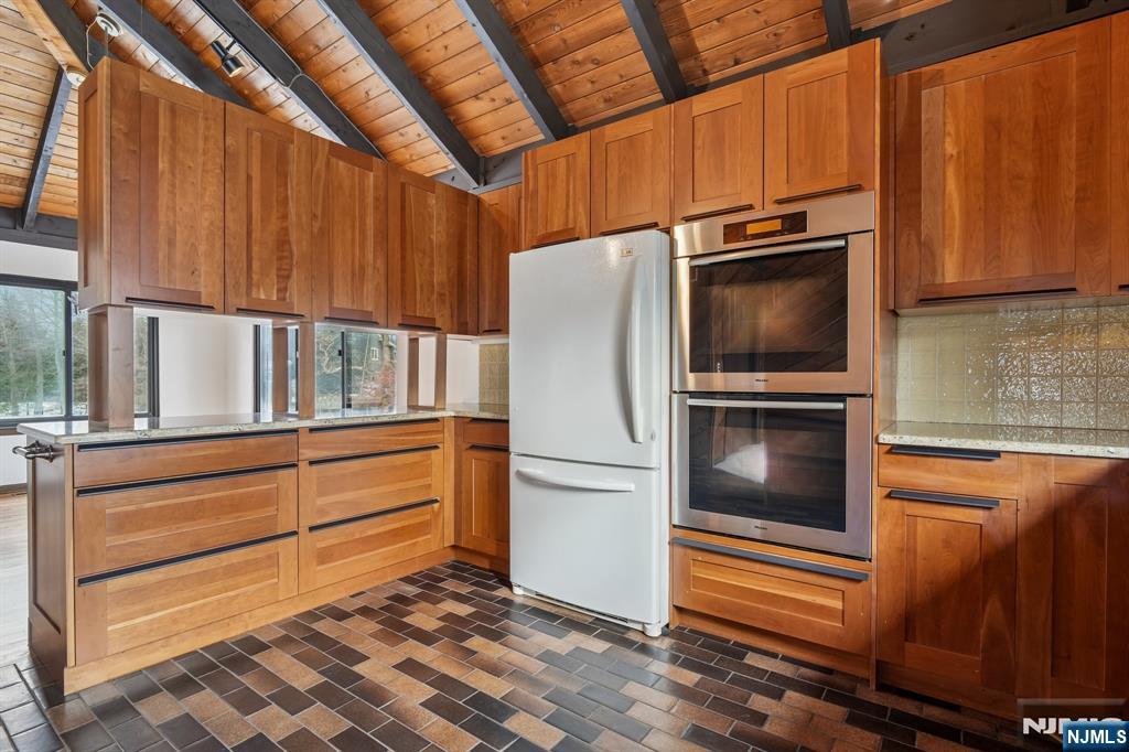 159 N Deer Trail