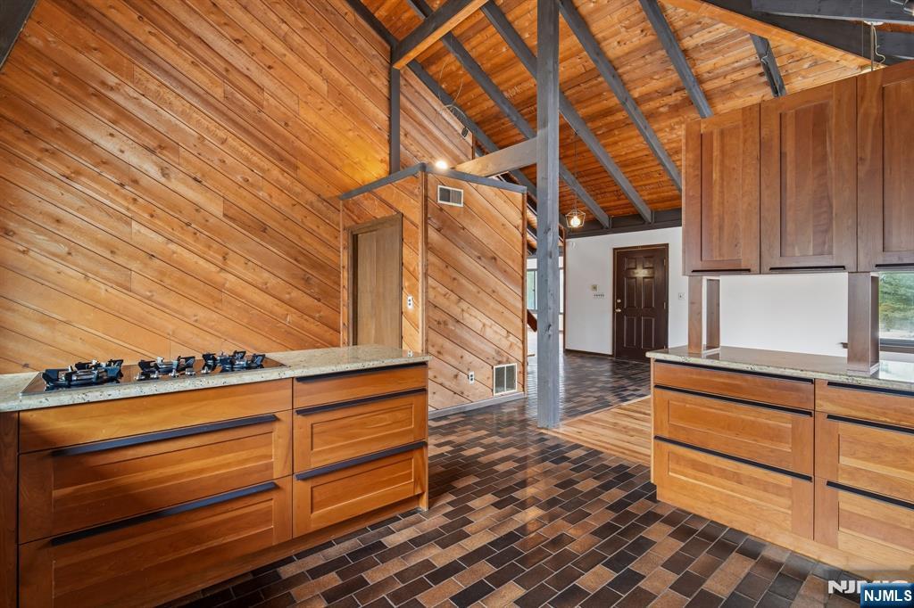 159 N Deer Trail