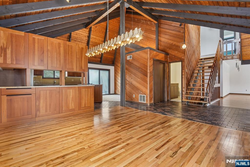 159 N Deer Trail