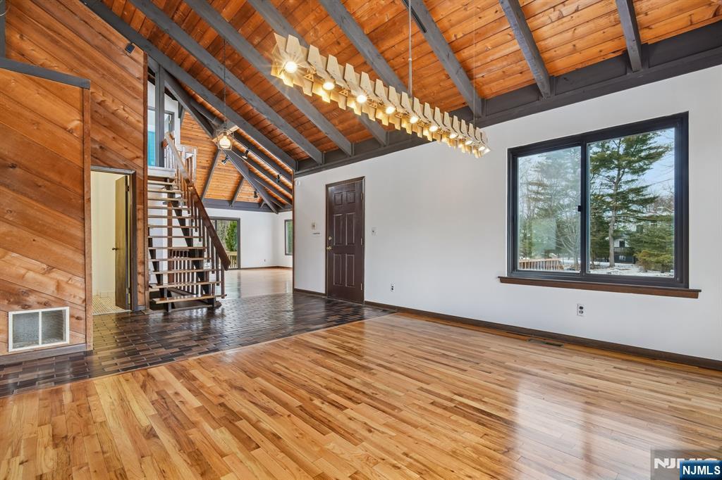 159 N Deer Trail