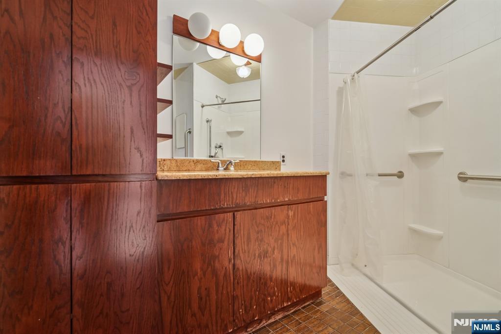 159 N Deer Trail