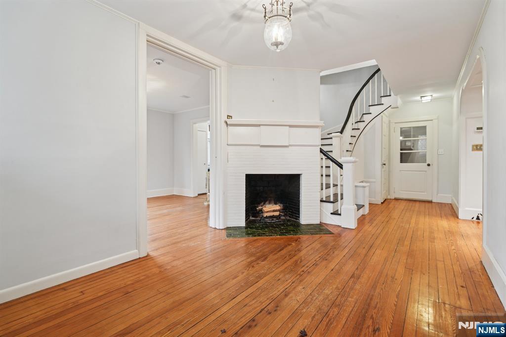 390 Harland Avenue