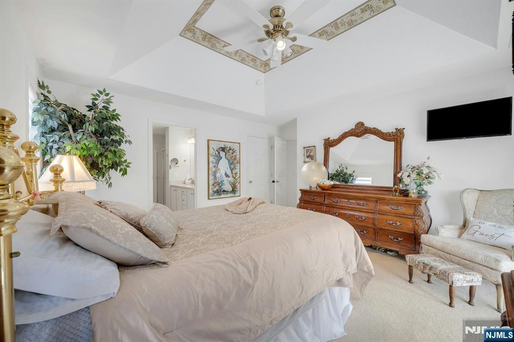 8 Caleb Court 904
