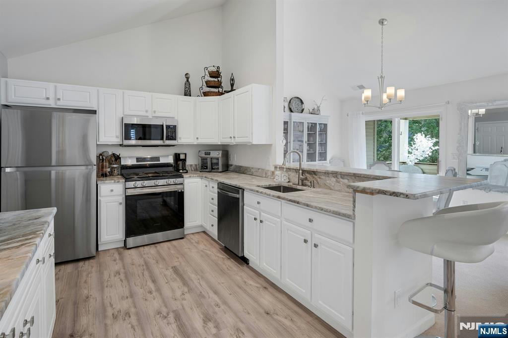 8 Caleb Court 904