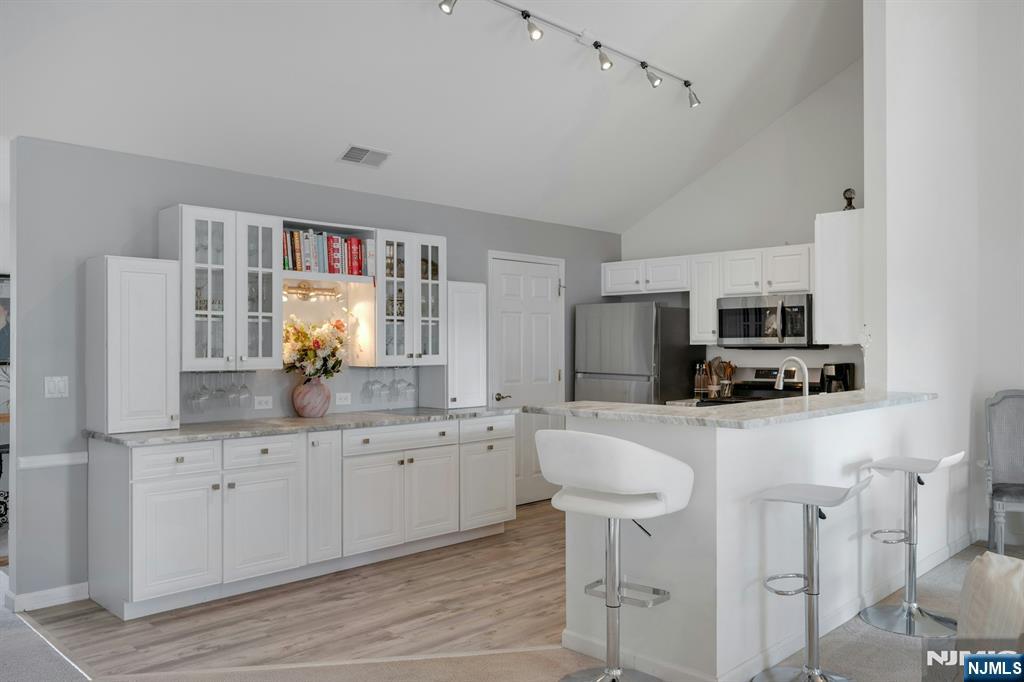 8 Caleb Court 904