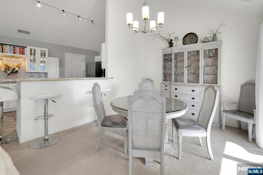 8 Caleb Court 904