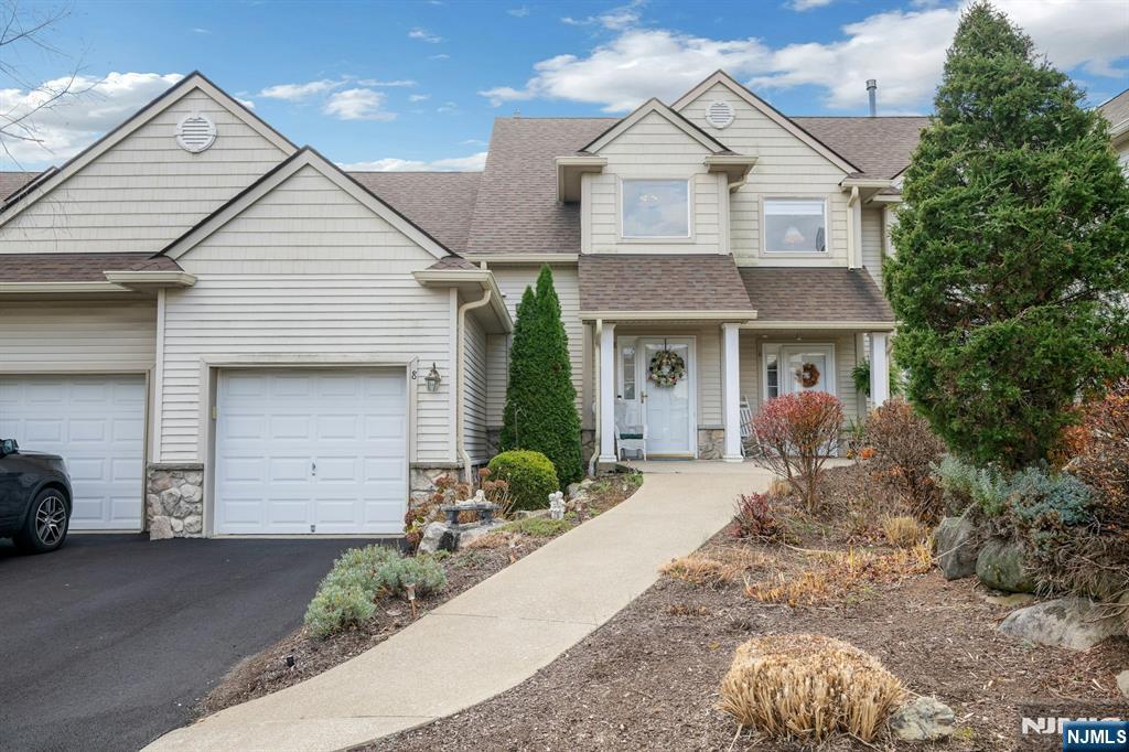 8 Caleb Court 904