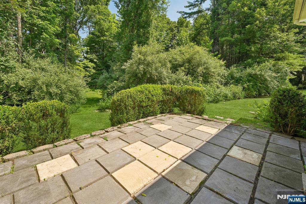 138 River View Way