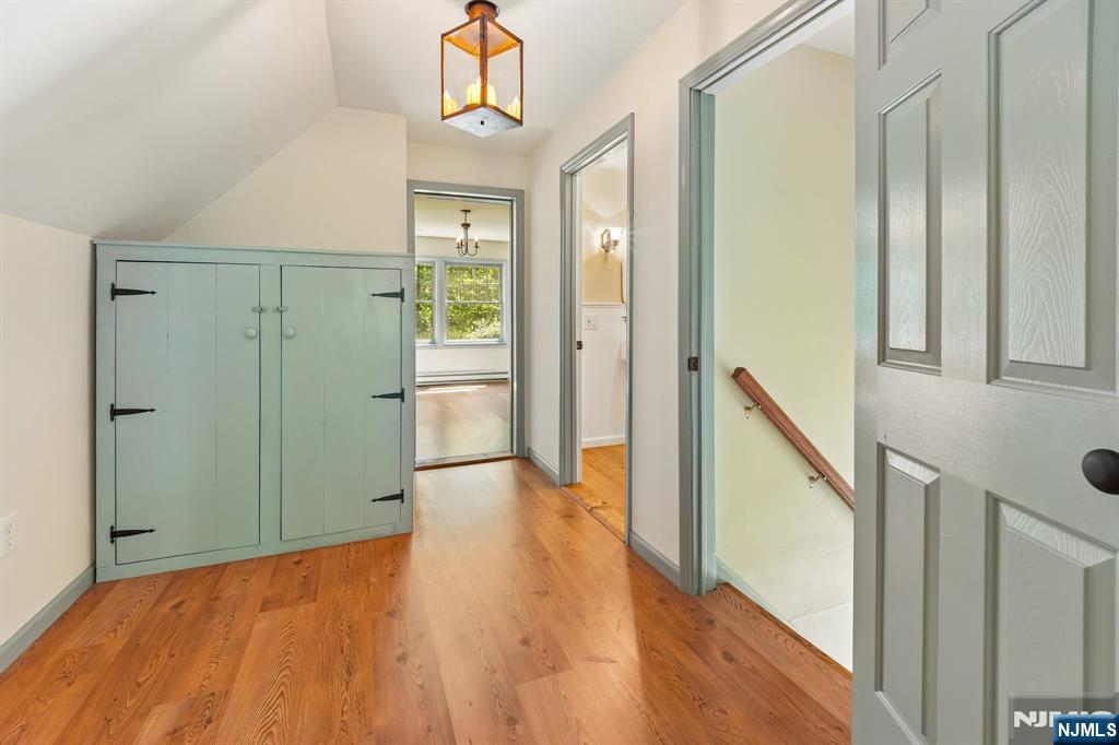 138 River View Way