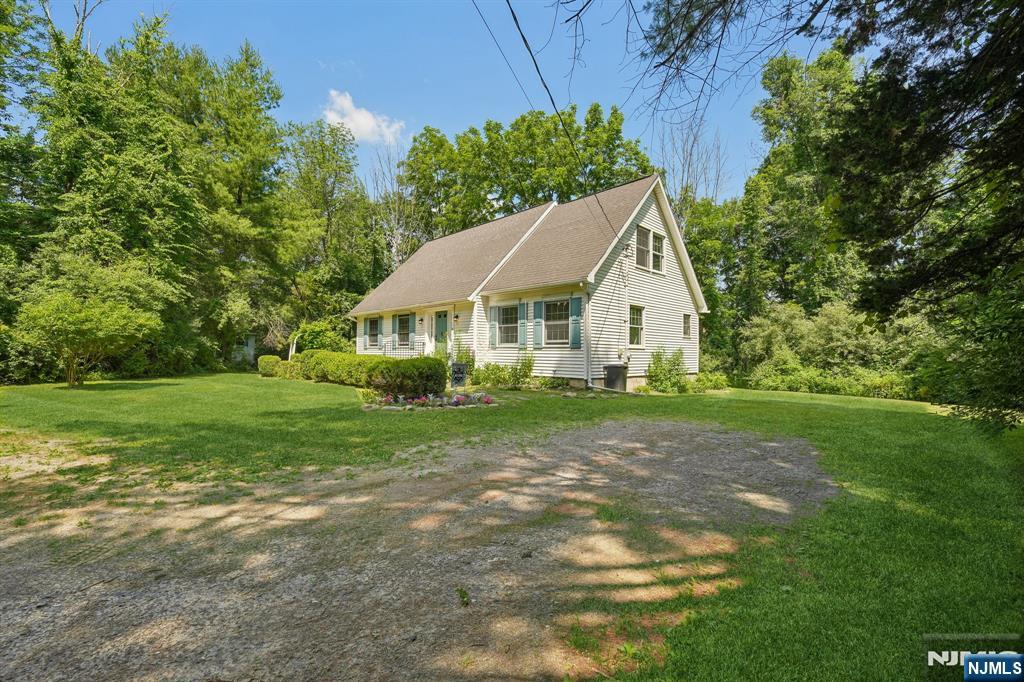 138 River View Way