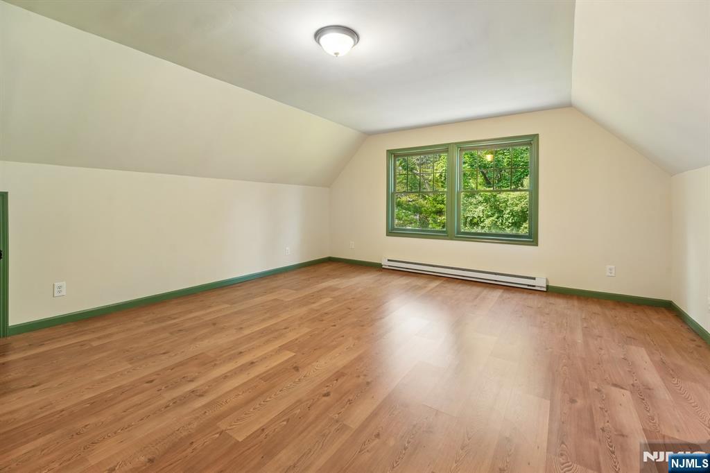 138 River View Way