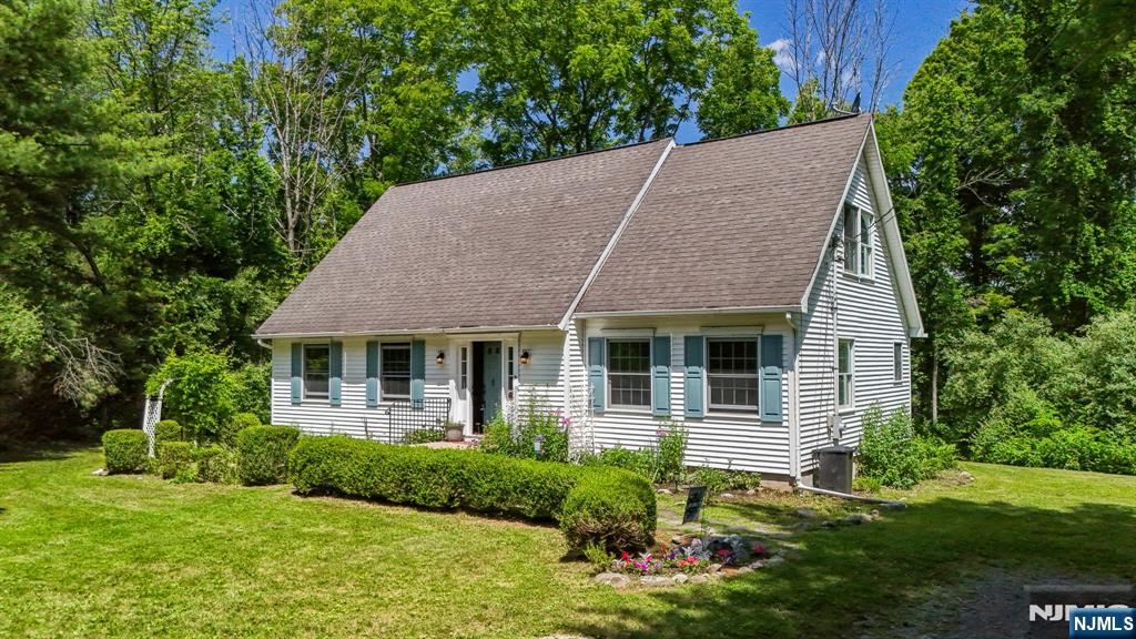 138 River View Way