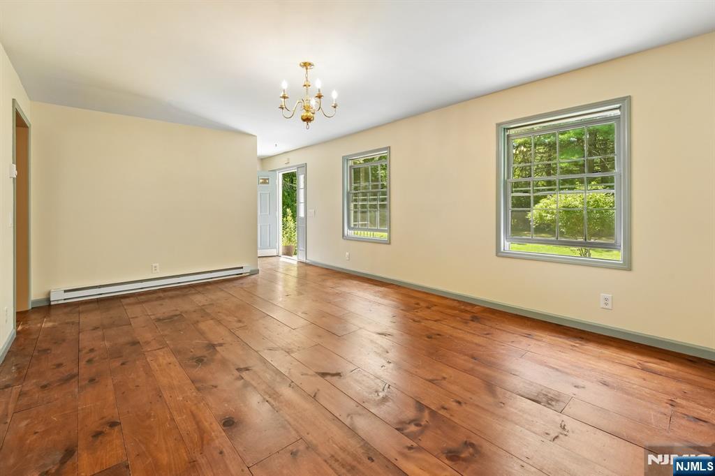 138 River View Way