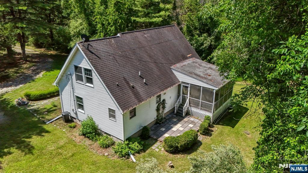 138 River View Way