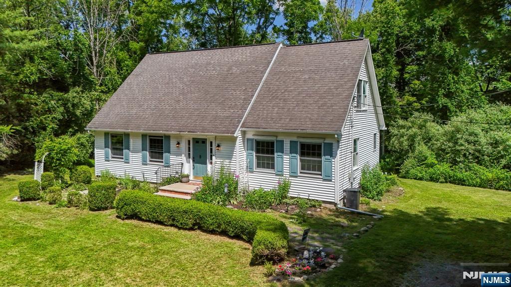 138 River View Way