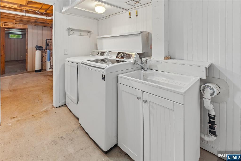 138 River View Way