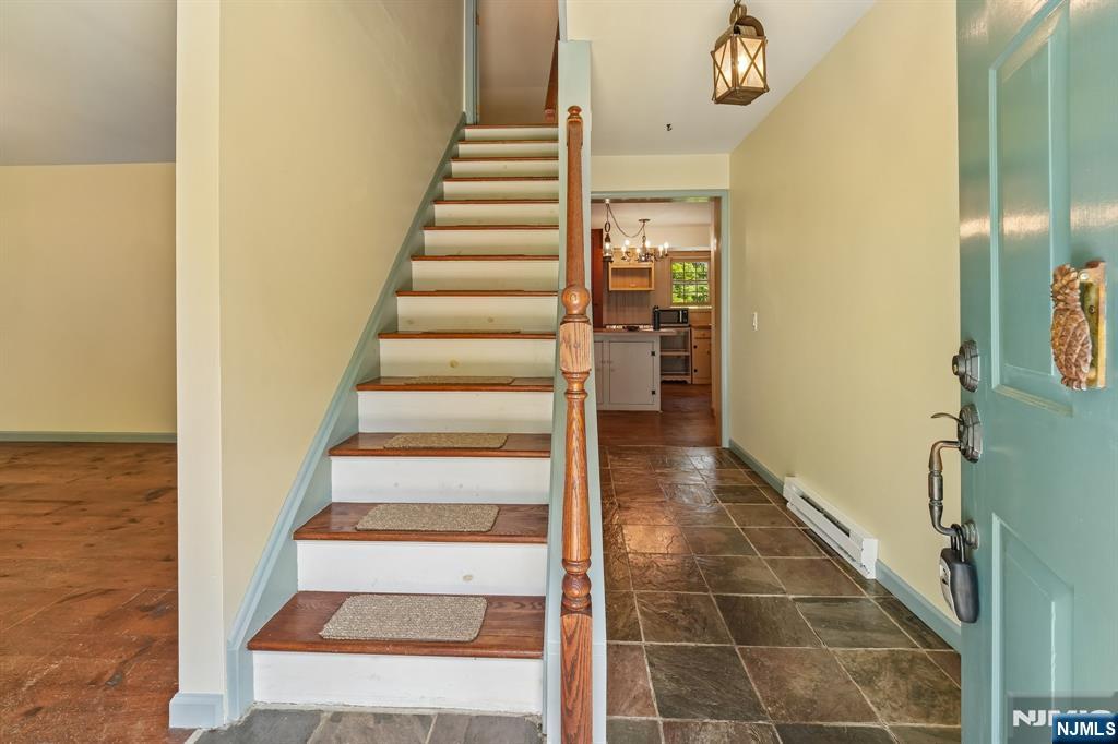138 River View Way