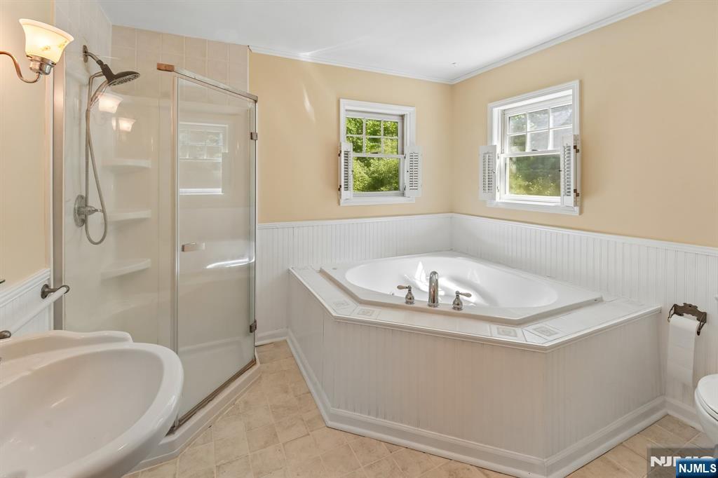 138 River View Way