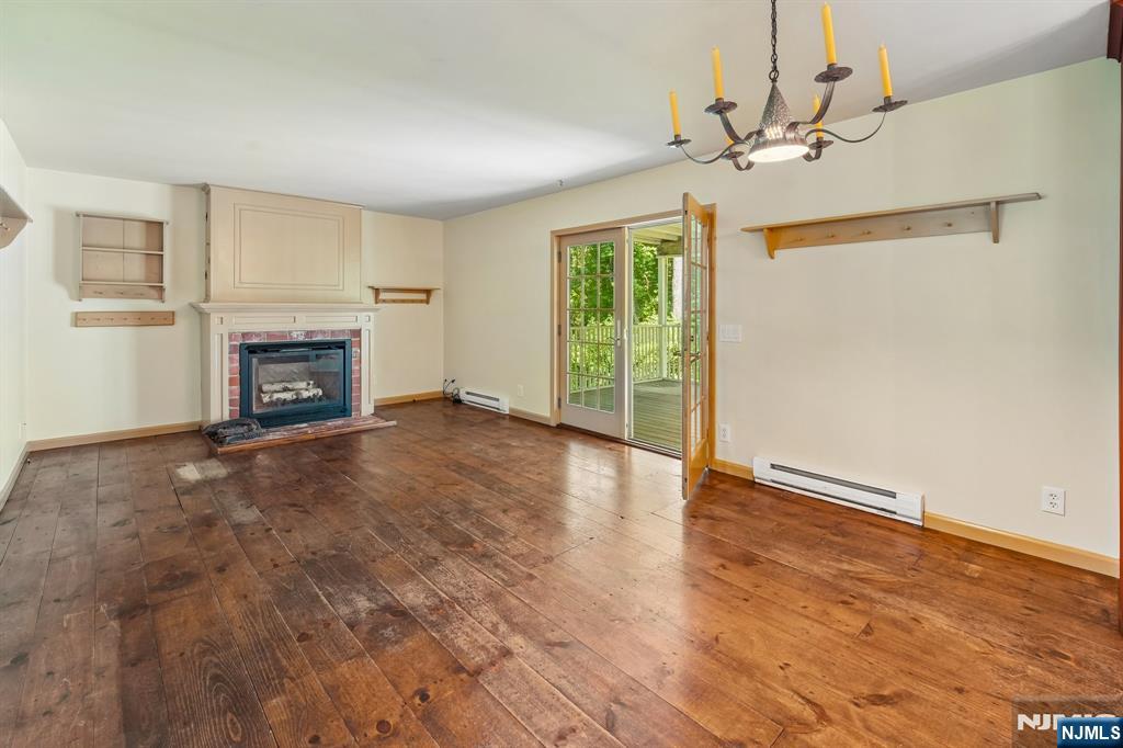 138 River View Way
