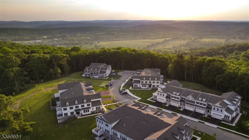 11 Hillandale Dr 902