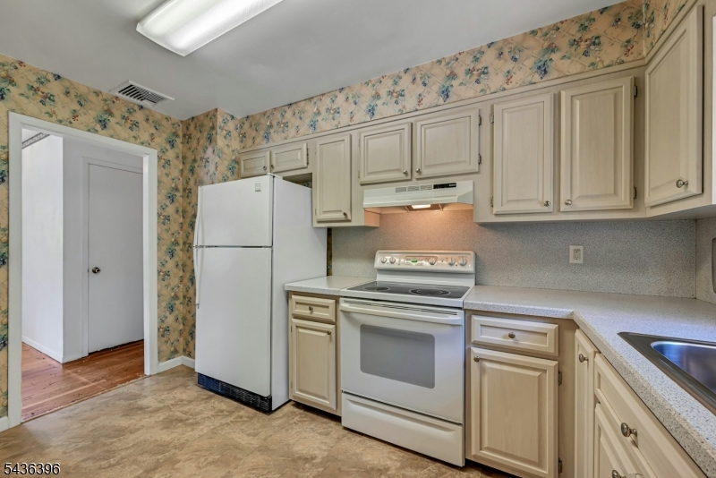 34 Sanders Rd